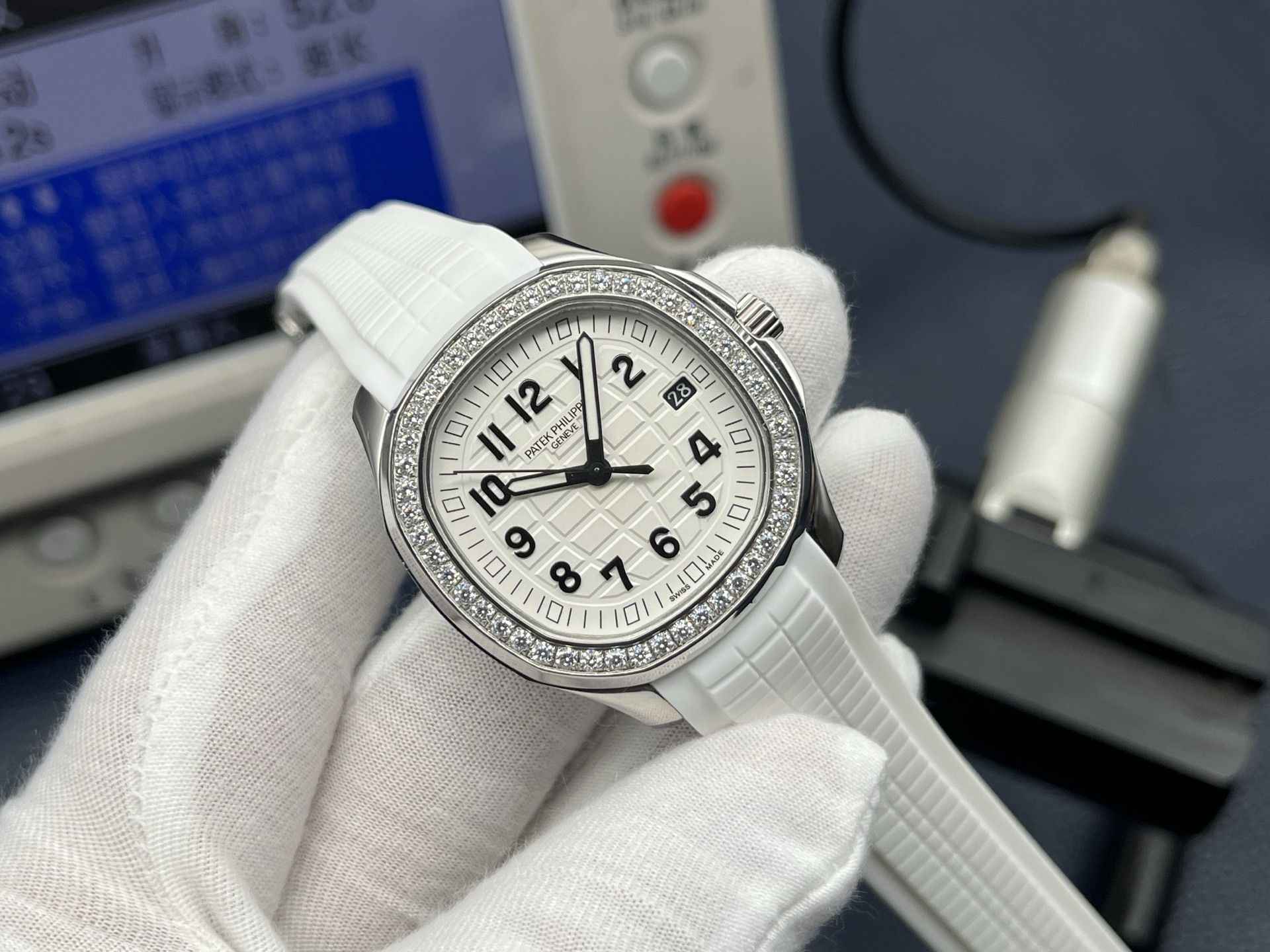 0-44.jpg Premium Patek Philippe AQUANAUT Super Clone Watch | Cash on Delivery 1138068934 - front view