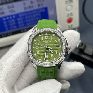 Patek Philippe Aquanaut 1:1 Super Clone Watch - Premium Replica 1138068925 - side view