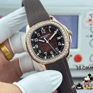 Luxury Patek Philippe Aquanaut Super Clone Watch for Women | 1:1 Replica 1133273700 - side view
