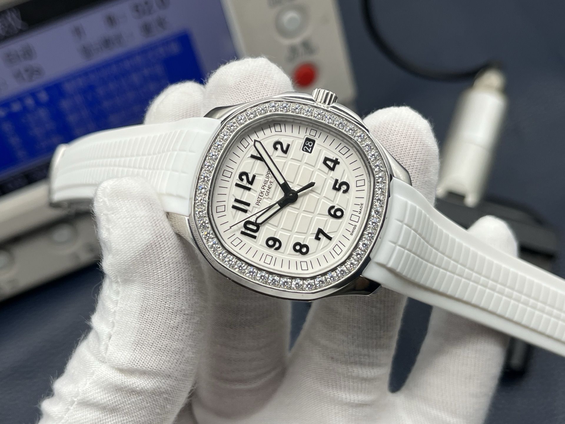 3-44.jpg Premium Patek Philippe AQUANAUT Super Clone Watch | Cash on Delivery 1138068934 - back view