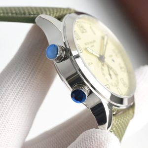 Premium Patek Philippe Aquanaut 5524G Super Clone & Luxury Replica Watch 1132587247 - macro shot | Aquanaut